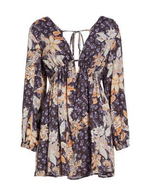 فستان قصير بأكمام طويلة من Soli Floral