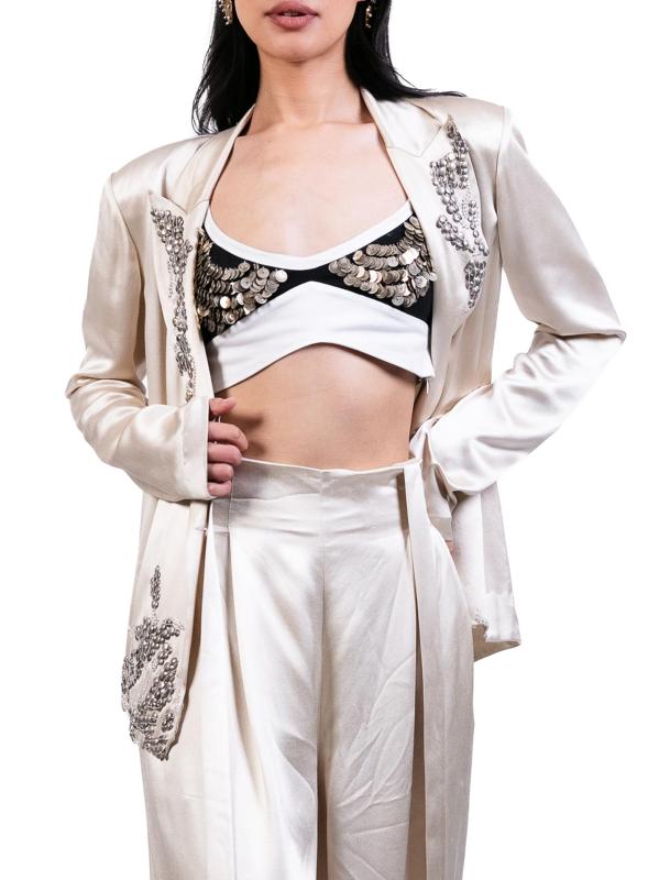 #2: بليزر حريري مطرّز - بيج