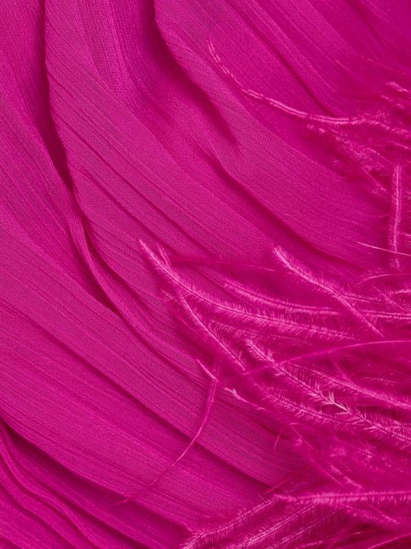 #6: فستان شيفون مزيّن بالريش من غيشا - وردي