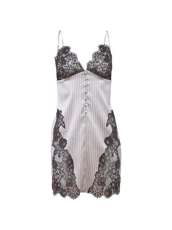 حذاء تنفيذي من الحرير والدانتيل