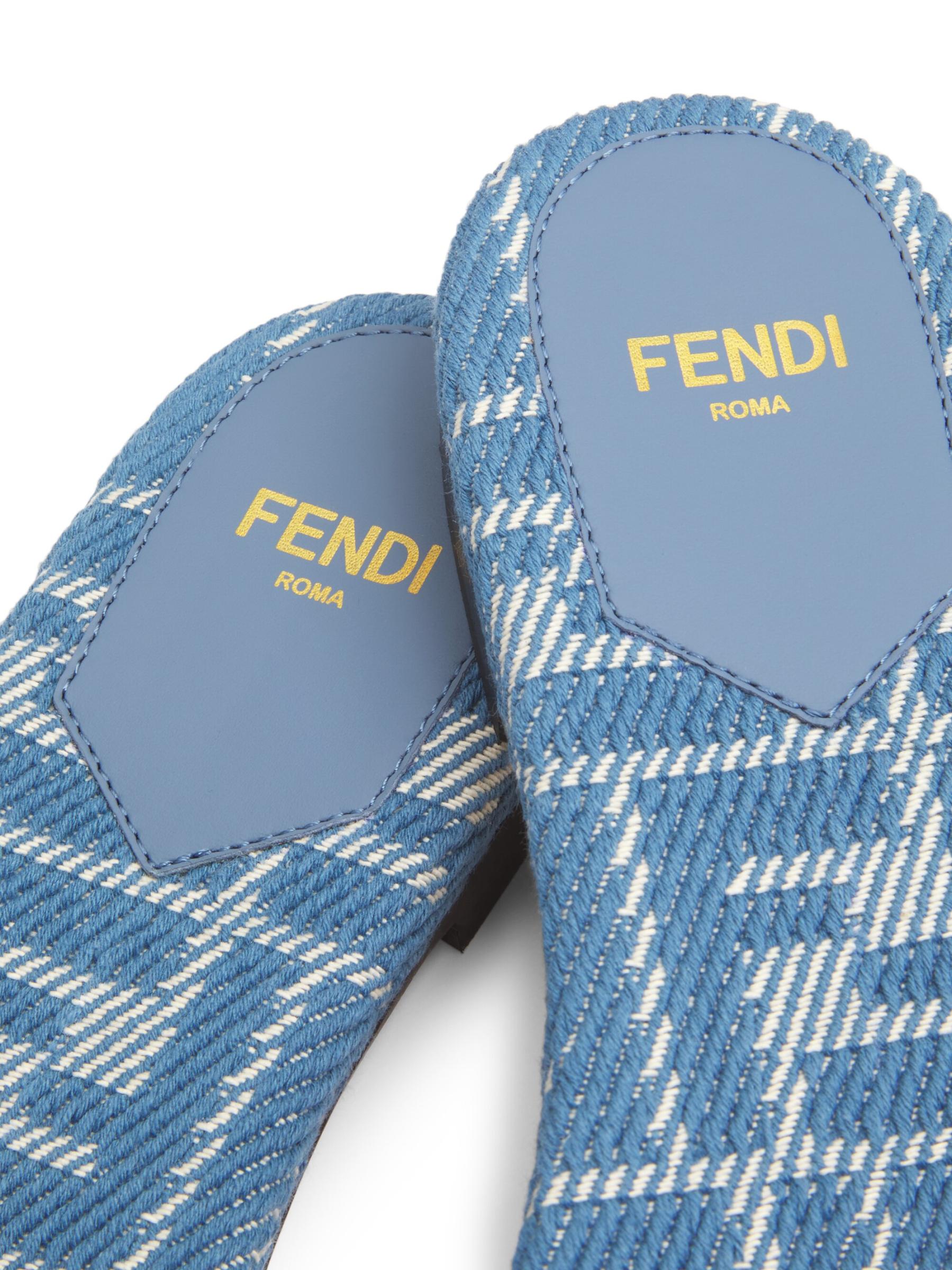 新作☆【FENDI】シグネチャーサンダル FENDI シグネチャーサンダル