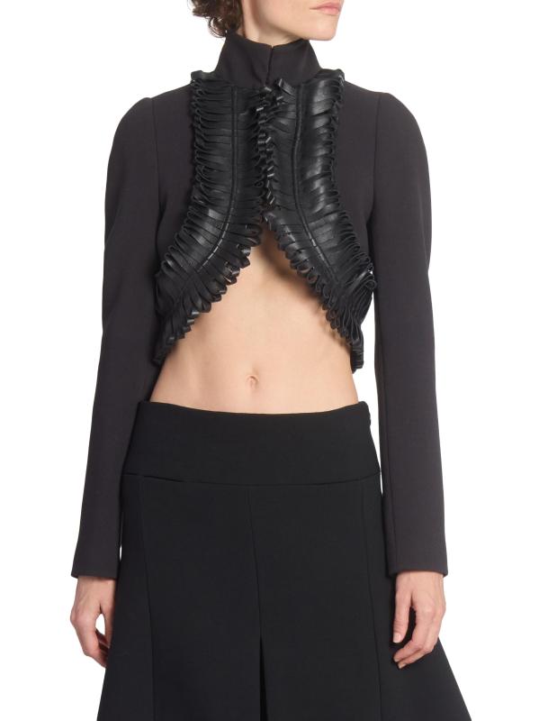 #2: جاكيت قصير مزيّن بالجلد الصناعي - نوار باليا