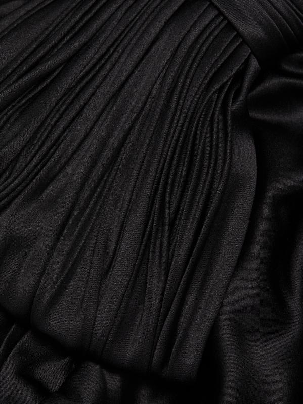 #6: فستان مكشكش بدون حمالات مزين بفيونكة - أسود