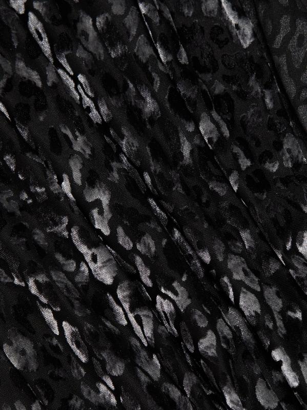 #6: فستان متوسط الطول مخملي من أناستازيا ليوبارد ديفوري - نضوب النمر الأسود