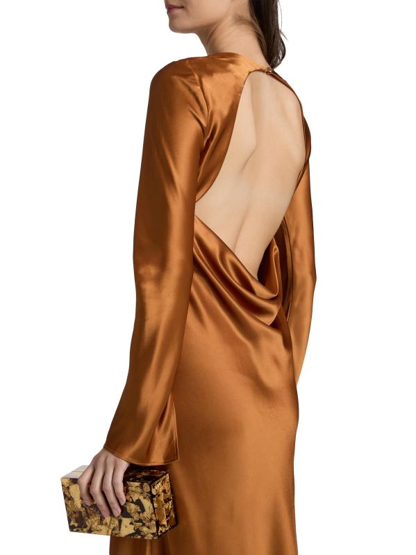 #5: فستان ماكسي ساتان من ويتونهيل أروم ليلي - زهرة الكراميل