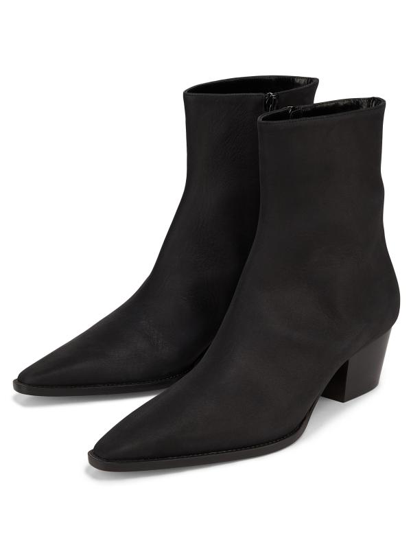 Manolo Blahnik - Designer Shoes for Women | Saks Fifth