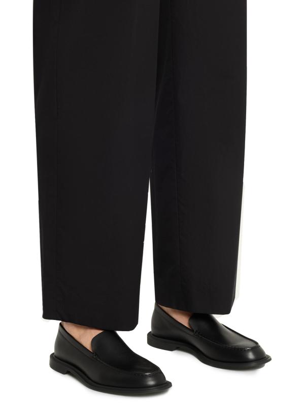 #2: حذاء لطيف مصنوع من الجلد - أسود