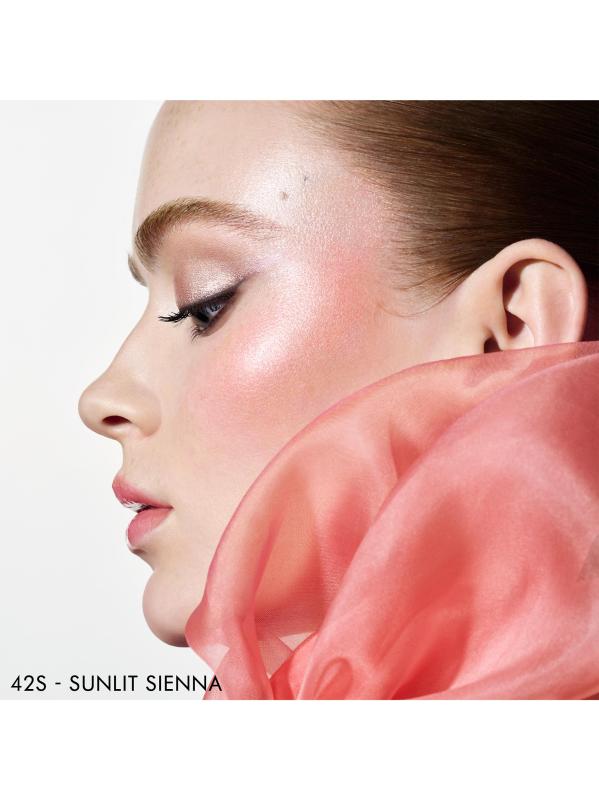 #7: لون خدود حريري مضيء - 4.1 أحمر ملتهب