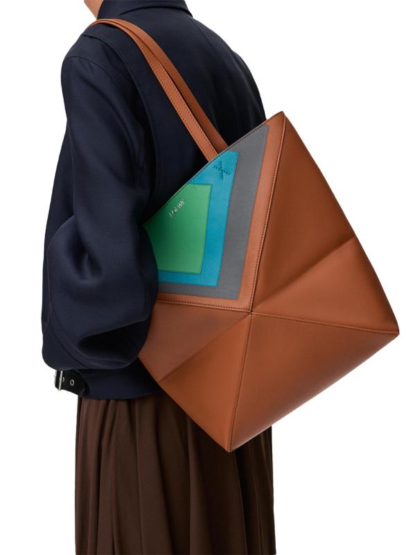 #3: حقيبة LOEWE x Albers متوسطة الحجم قابلة للطي من الجلد - أخضر+أزرق