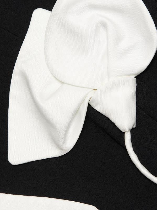 #6: فستان قصير بأكمام طويلة مزين بالزهور من Kadence - أسود وعاجيي