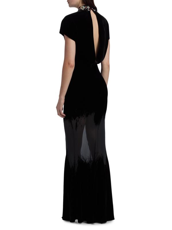 #4: فستان فابيان فيلفيت ماكسي - ضربة فرشاة أونيكس