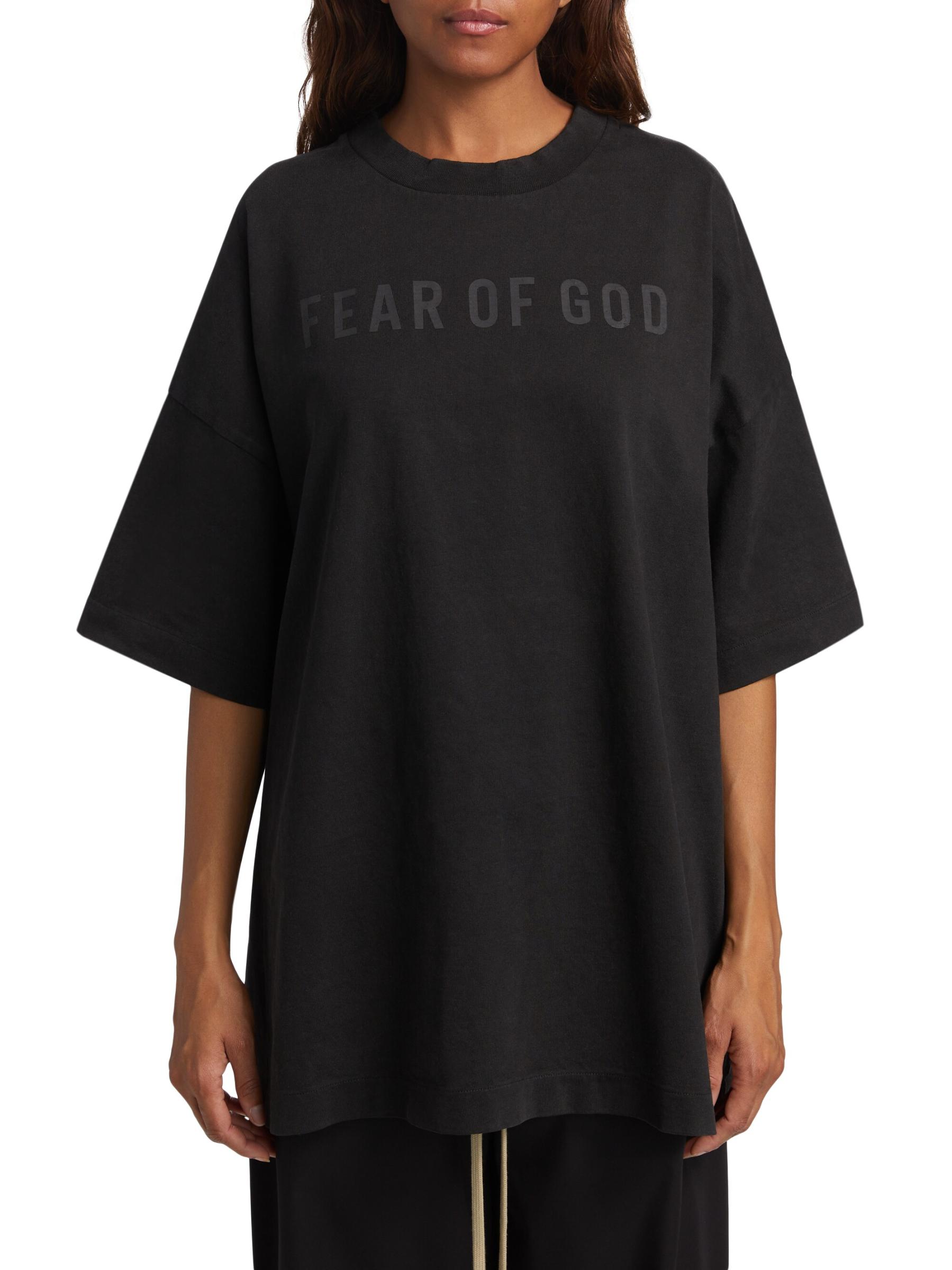 FEAR OF GOD ロコフリントクルネックTシャツ FW5010155LBHWJ 107 Fear of God - ロゴ入りクルーネックTシャツ をオンライン購入
