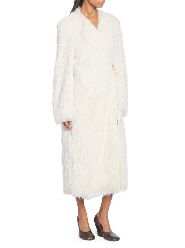 #3: معطف ريفلا من الفرو الصناعي المهدب - أبيض