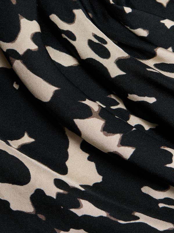 #6: فستان كوكتيل بطبعة درينا - سلحفاة التابيوكا