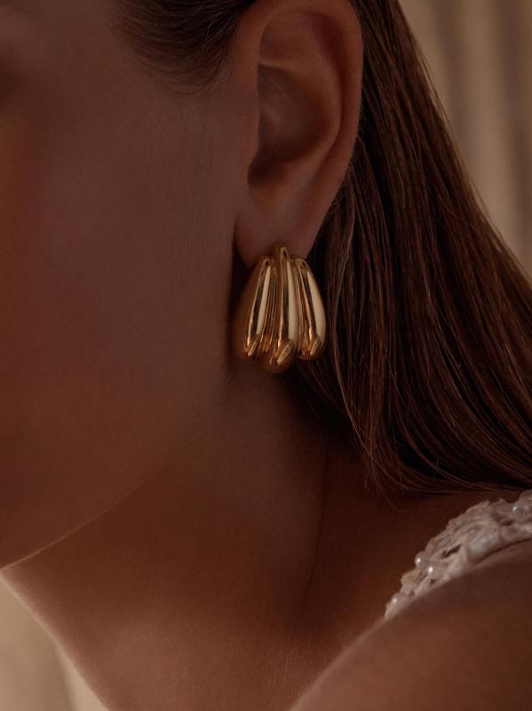 #2: أقراط Zagora Quinnie المتدلية المطلية بالذهب عيار 24 قيراطًا - أصفر + ذهبي