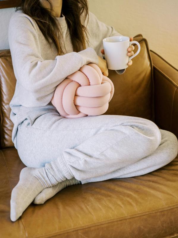 #5: وسادة Hugget القطنية ذات العقدة - وردة المساء