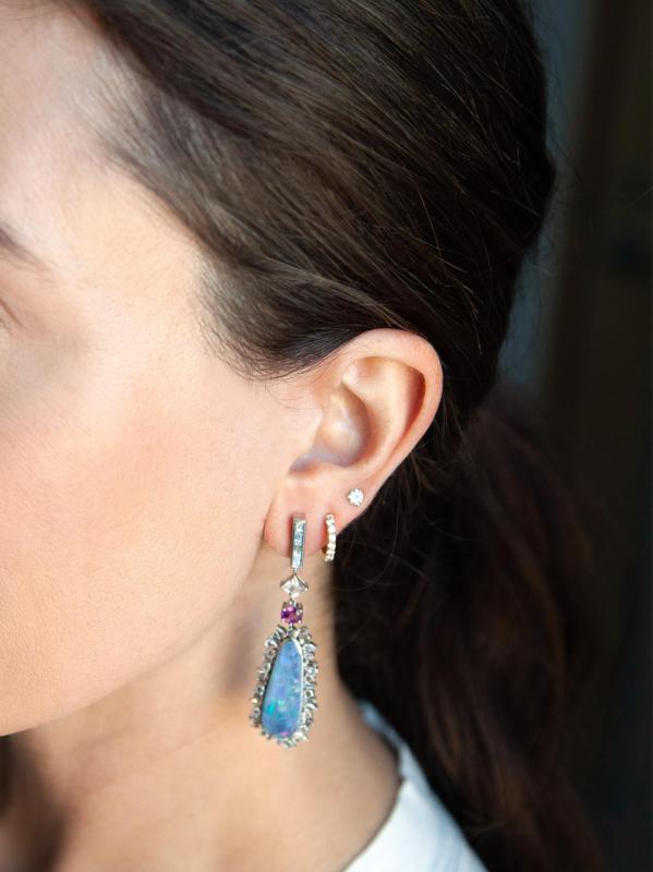 #3: أقراط متدلية من الذهب الأبيض عيار 14 قيراطًا والياقوت الوردي والأوبل و1.67 من TCW - أوفال