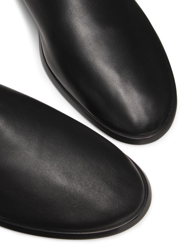 #6: حذاء ليذر مايل - أسود