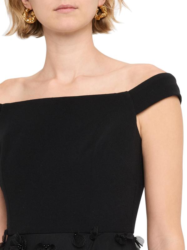 #5: فستان مطرز بأكتاف مكشوفة - أسود