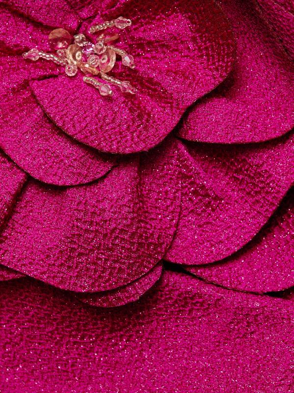 #6: فستان جاكار مكشوف الكتفين مزين بزهور - بيري