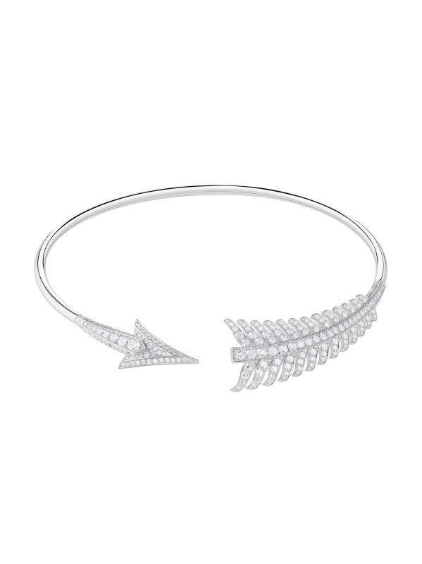 قلادة Flèche من الذهب الأبيض عيار 18 قيراطًا و8.21 TCW من الماس