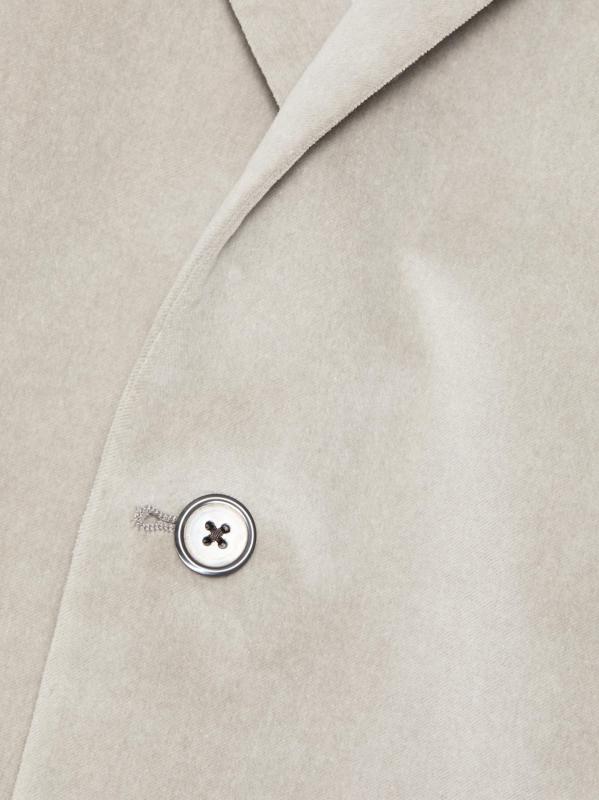 #6: جاكيت مخملي - فضة