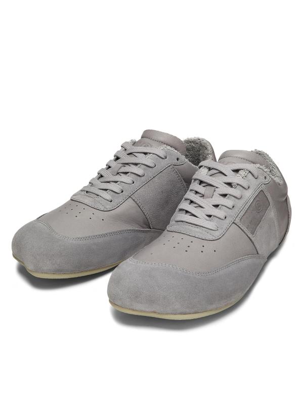 #2: حذاء رياضي من الجلد برقبة قصيرة - مخرمة فضية