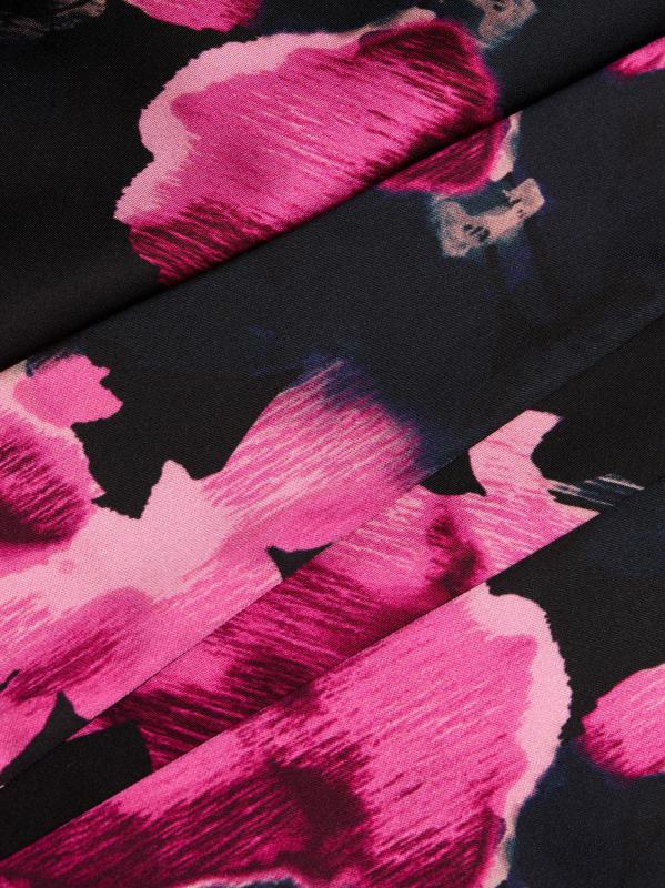 #6: فستان تاتيانا برقبة عالية من الساتان الزهري - زهور برية متعددة