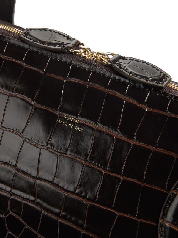 【TOTEME】クロコ型押し デイトートバッグ ダークチョコレート Croco-embossed day tote dark chocolate – TOTEME