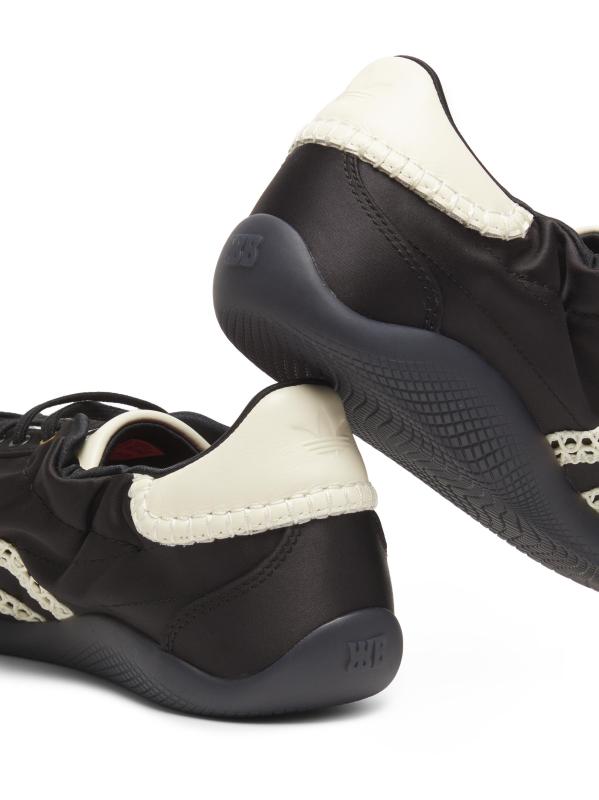 #3: حذاء أديداس إكس ويلز بونر كارينثا ساتان بقميص منخفض - أسود، بني داكن، كريمي، أبيض