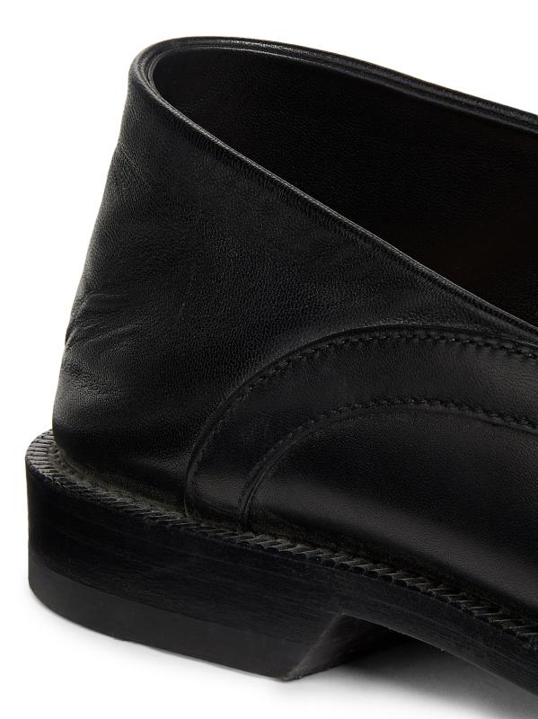 #6: حذاء بيني من الجلد بقفل خلفي من كامبو - أسود