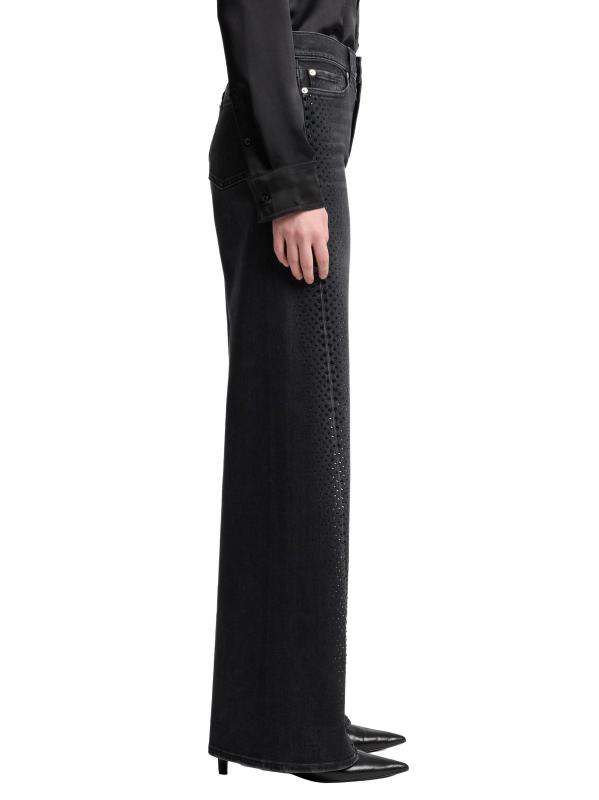 #3: بنطال جينز واسع الساق مزين بحجر الراين من تويستد لوتا - خلاصة القول