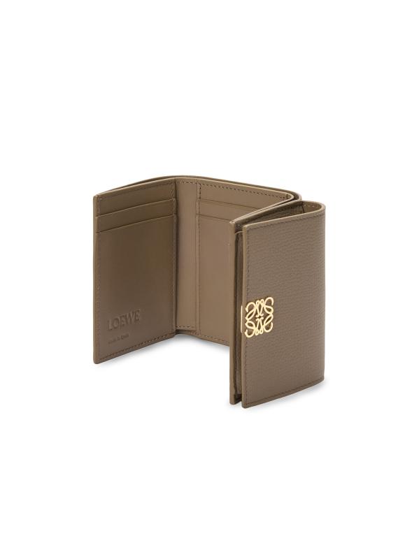 【LOEWE】アナグラム ロゴ レザー 本革 三つ折り財布 Loewe - アナグラムレザー三つ折り財布 をオンライン購入 | Saks