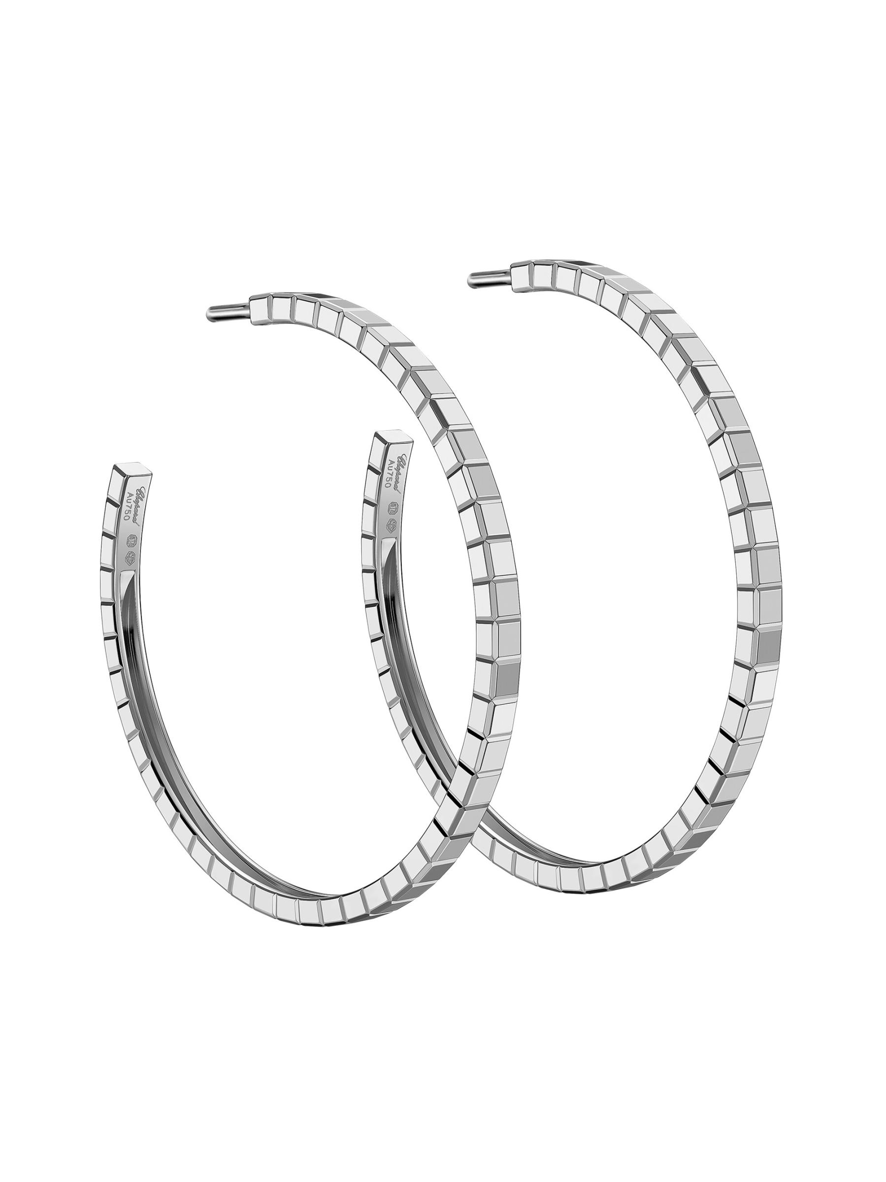 Chopard アイスキューブフープピアス 専用ケース付き Chopard アイスキューブフープピアス 専用ケース付き