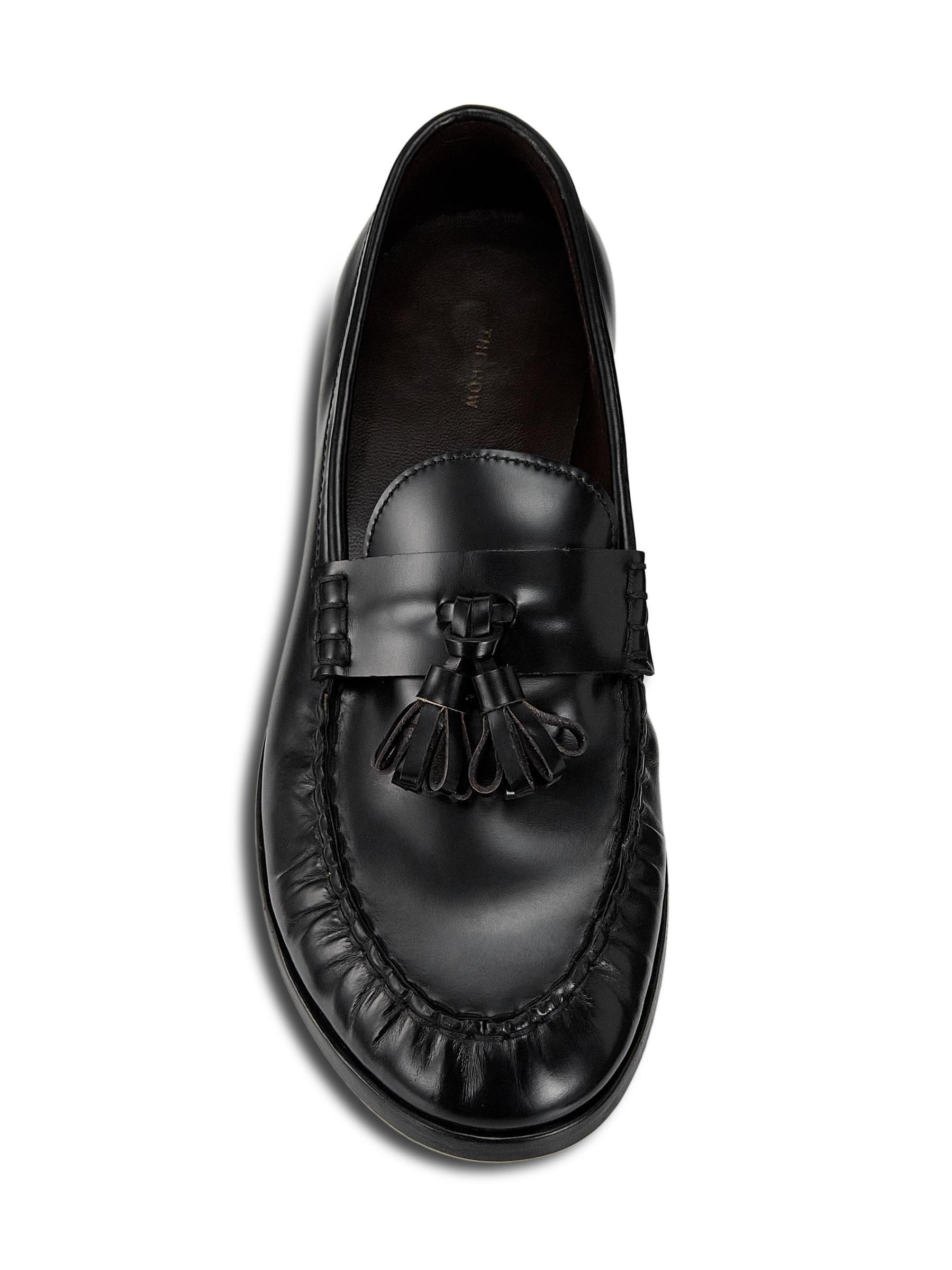 The Row - レザーローファー をオンライン購入 | Saks Fifth Avenue