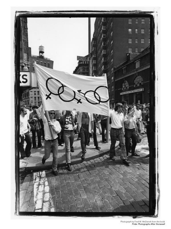 #3: الفخر: صور فوتوغرافية بعد ستونوول - NO COLOR