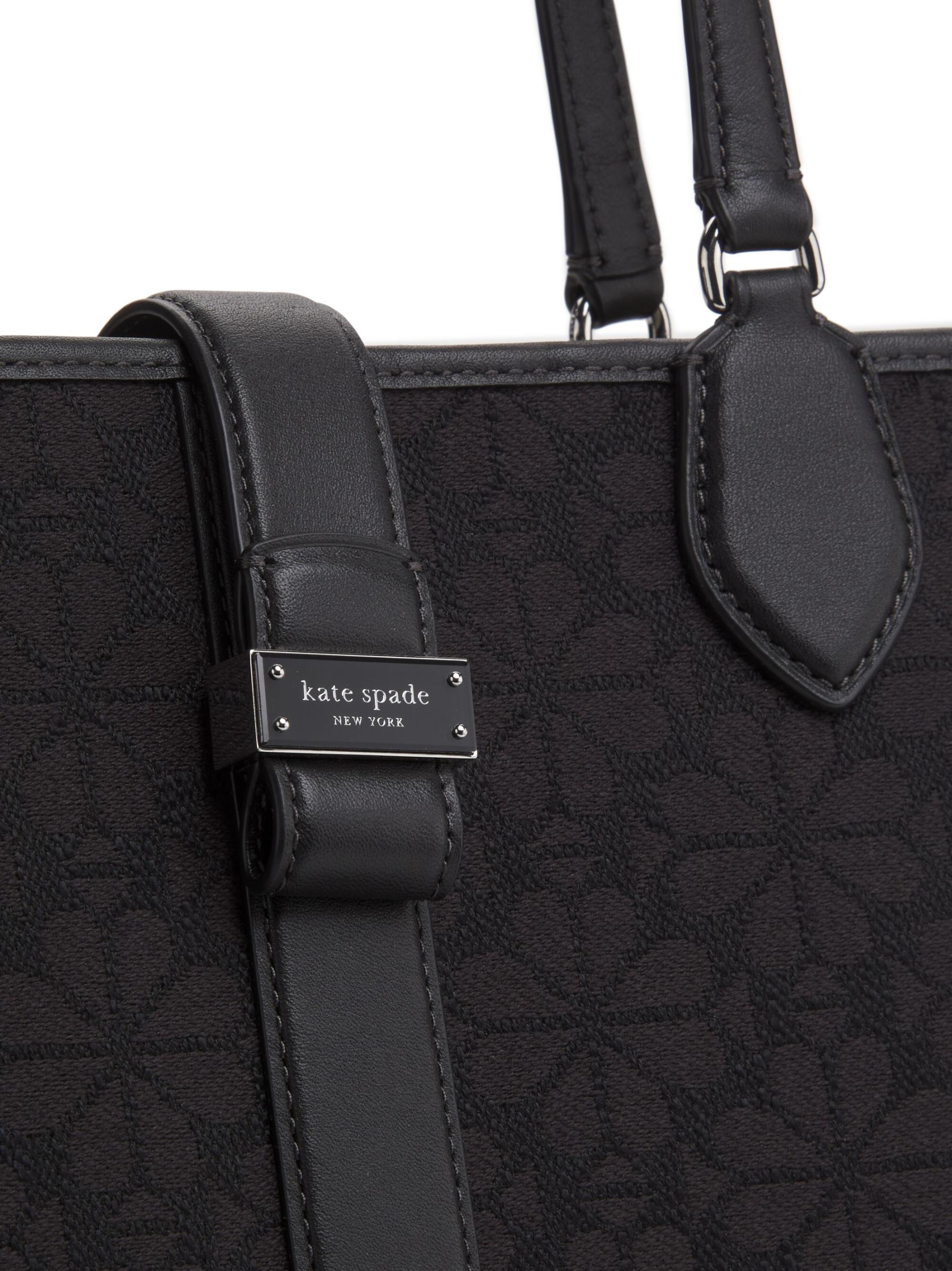 ケイトスペード KATE SPADE フラワー エンボスド トートバッグ　レザー ケイト・スペード「ドゥー イット オール」花々の透かしレザー
