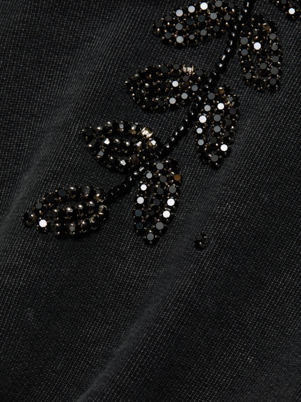 #6: سويت شيرت فرينش تيري مزيّن - خلنج الفحم