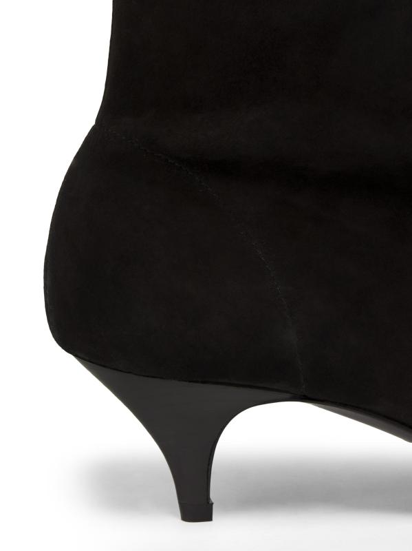 #5: حذاء أوسكار سويدي بكعب صغير - جلد سويدي أسود