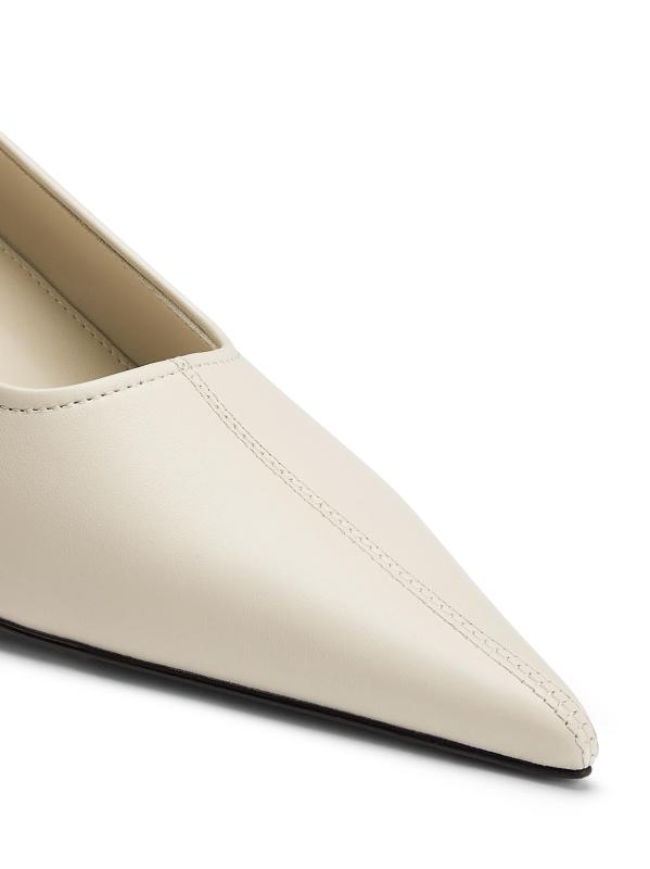 #5: مضخات إسفين من جلد نابا مقاس 55 مم من Sharp - أبيض