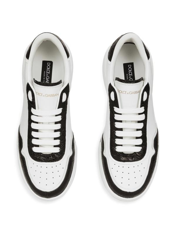 #3: حذاء نيو روما برقبة قصيرة من الجلد المنقوش بالتماسيح - أبيض أسود