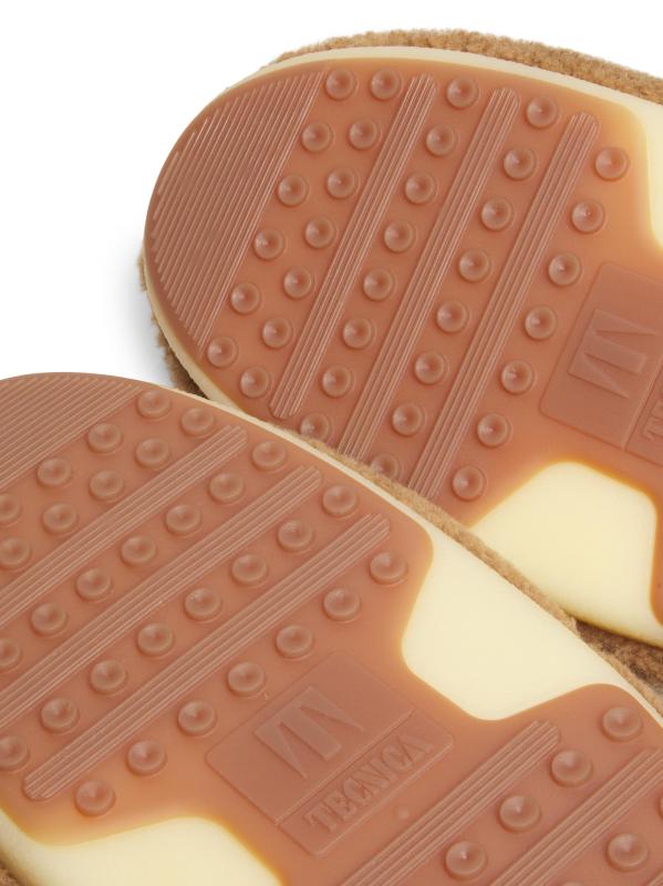 #5: أحذية القمر المصنوعة من الصوف المنخفض من آيكون - الجمل