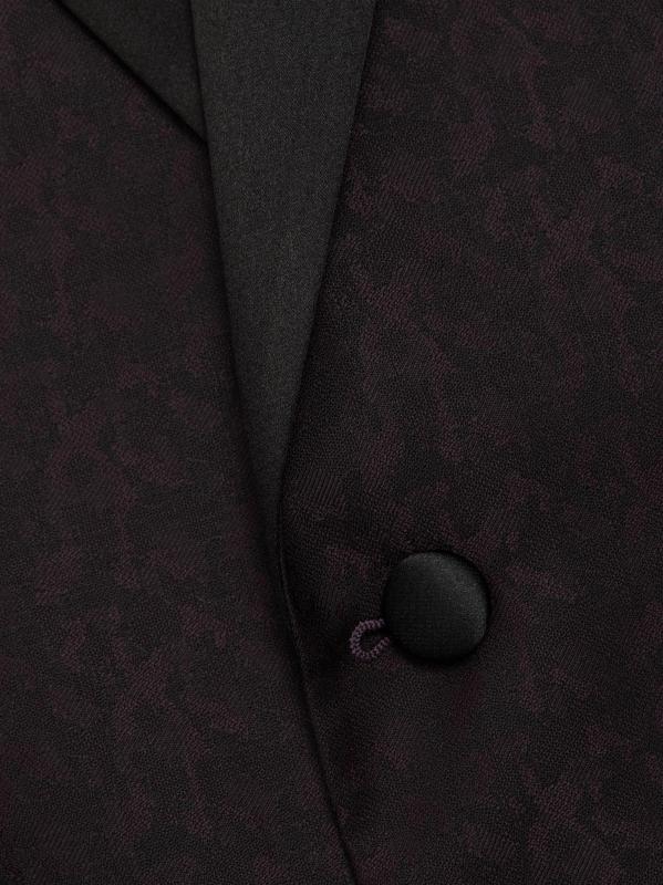 #6: جاكيت عشاء من الصوف الجاكار - الجمال الأسود