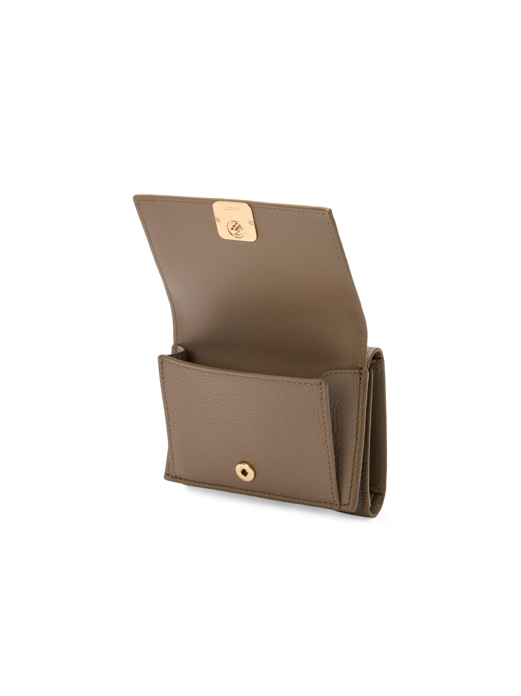 Loewe - アナグラムレザー三つ折り財布 をオンライン購入 | Saks