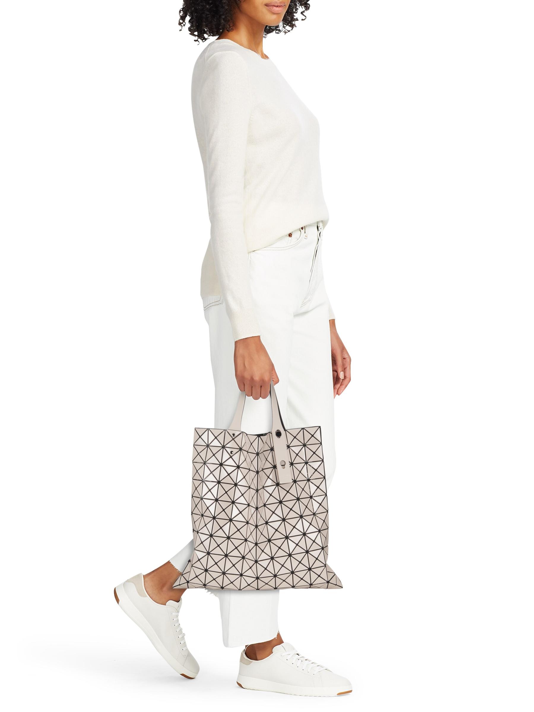 Outfit Baobao Issey Miyake Bao Bao Issey Miyake Small Lucent