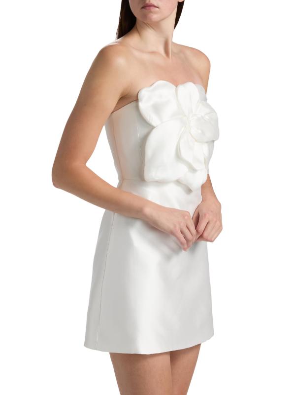 #3: فستان قصير بدون حمالات مزين بالأزهار من أنورا - عاجيي