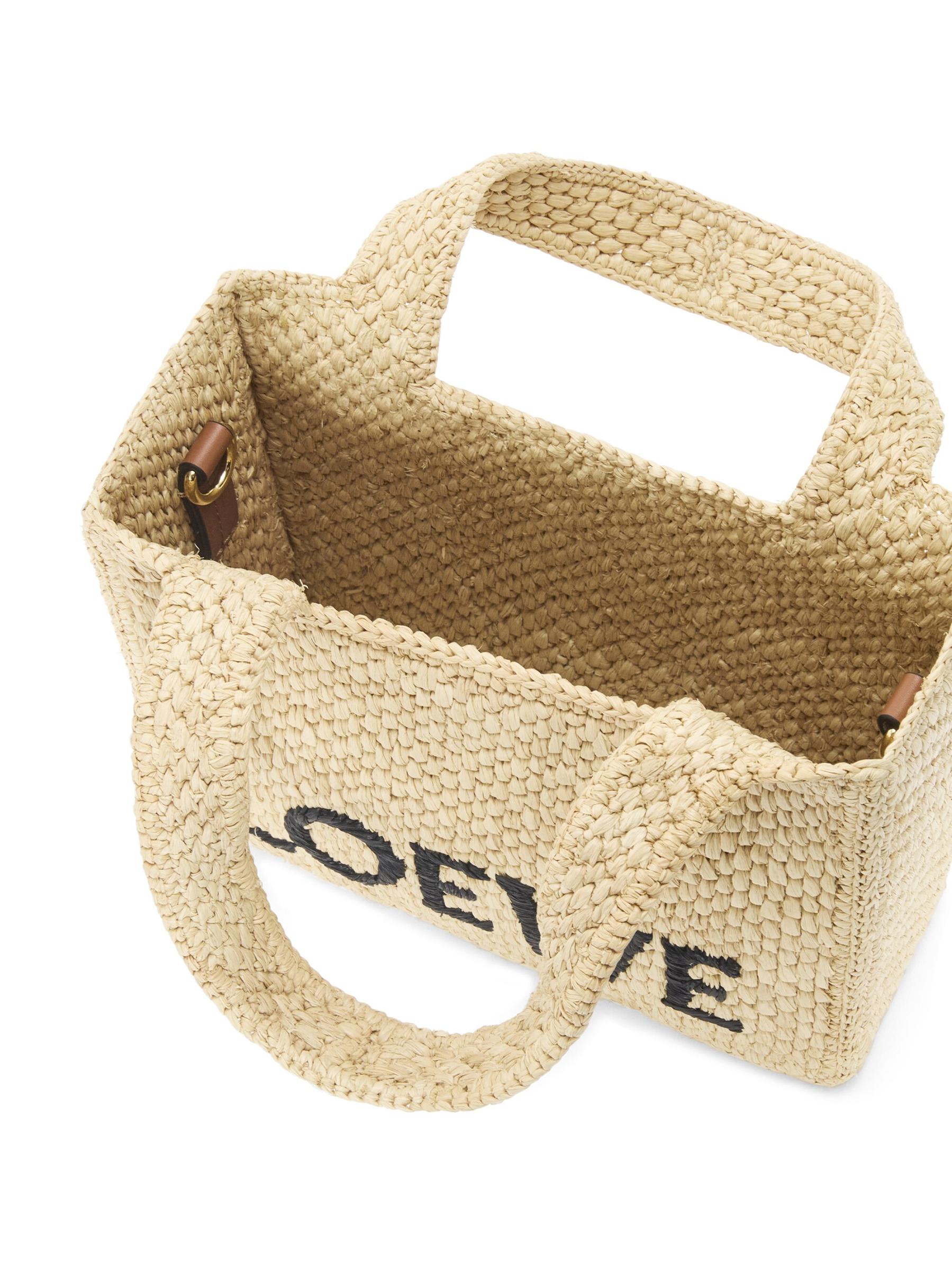 ◆LOEWE◆ポーラ イビサ ミニ ロゴ入りラフィアショッパー Paula's Ibiza Mini logo raffia shopper in blue - Loewe