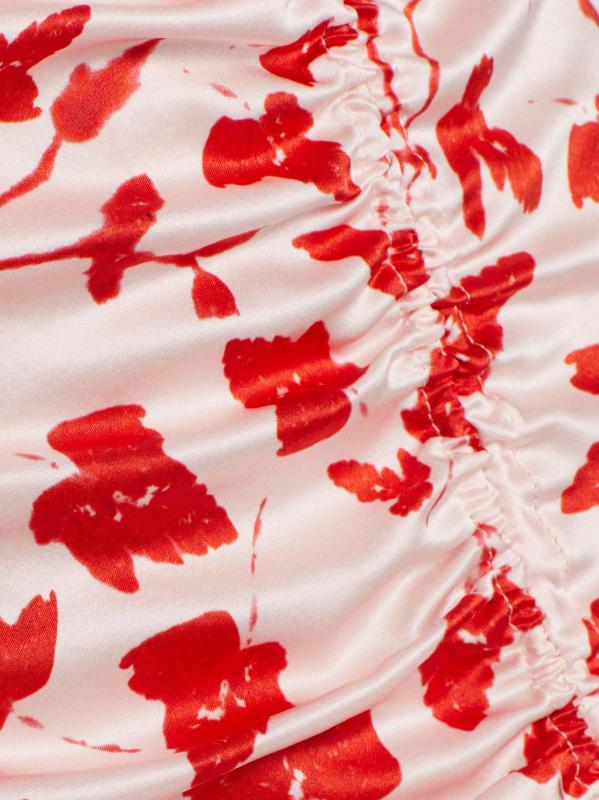 #6: فستان مزين بكشكشة من الحرير على شكل أوراق - طباعة أوراق حمراء وردية