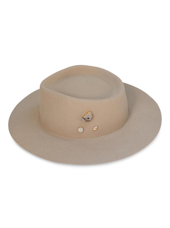 قبعة فيدورا من الصوف المطرز من جورجينا