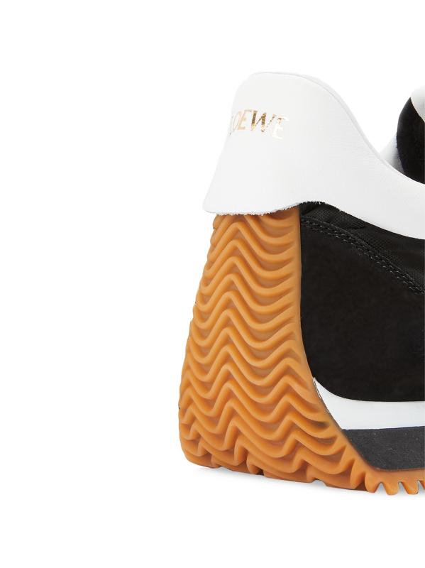 #5: حذاء فلو رانر - أسود + أبيض